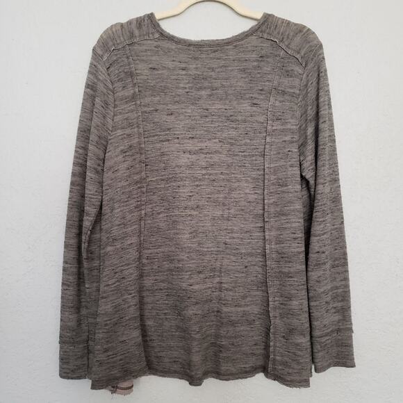 Altr'd State raw hem V neck pullover - M - Picture 3 of 5
